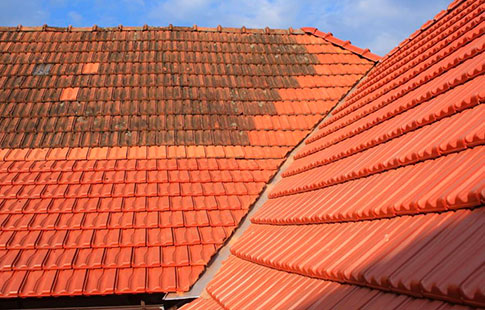 Démoussage et nettoyage de toiture à bry-sur-Marne (94360) - Baumgertner Couverture dans le Val de Marne (94) Démoussage et nettoyage de toiture à bry-sur-Marne (94360) - Baumgertner Couverture dans le Val de Marne (94)
